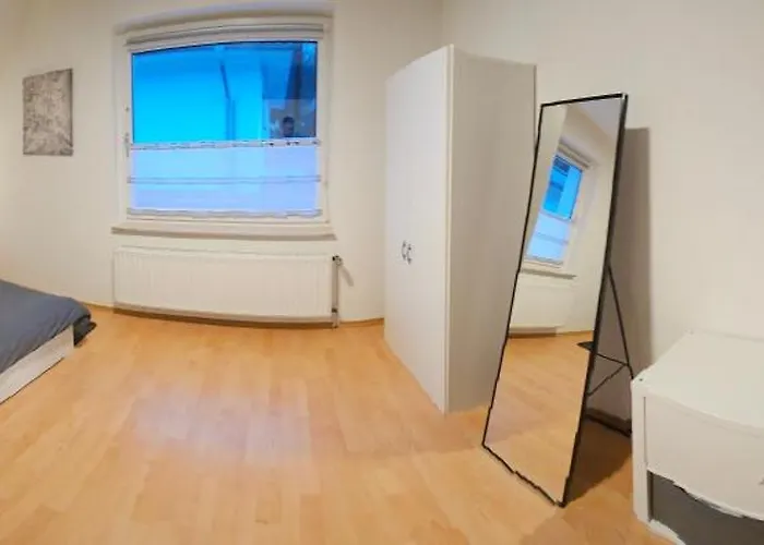 Direkt An Den Externsteinen